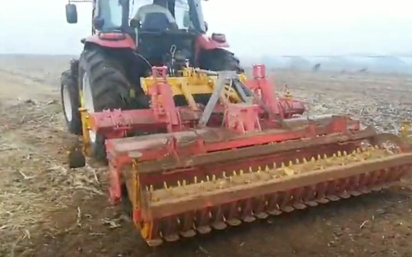 深松機，聯(lián)合耕整機作業(yè)視頻
